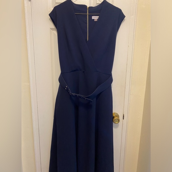 CALVIN KLEIN MIDI BELTED DRESS with back zipper Vneck short sleeve w/pockets - Picture 3 of 14